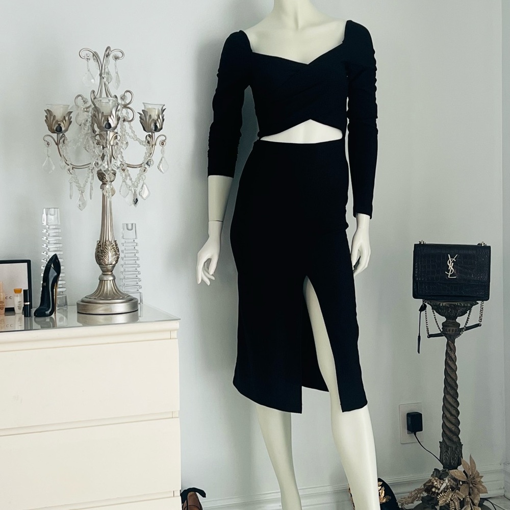 🔥 Sexy Black Bodycon Dress – Cut-Out Waist & Slit | Elegant Night-Out Look